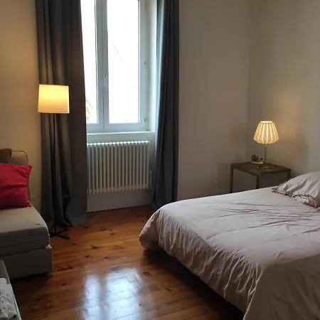 Appartement Halles דירה