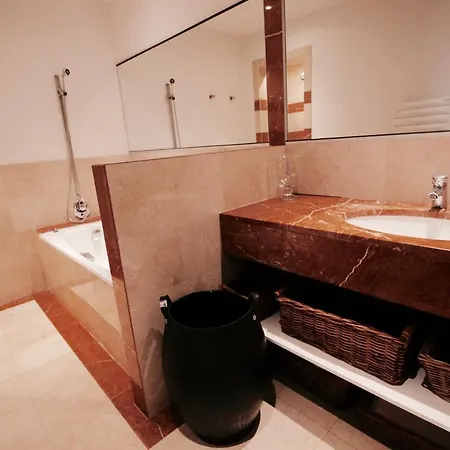 Halles Apartment Biarritz